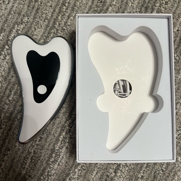 Face Neck Lifting Slimming GuaSha Massage. - Picture 4 of 10